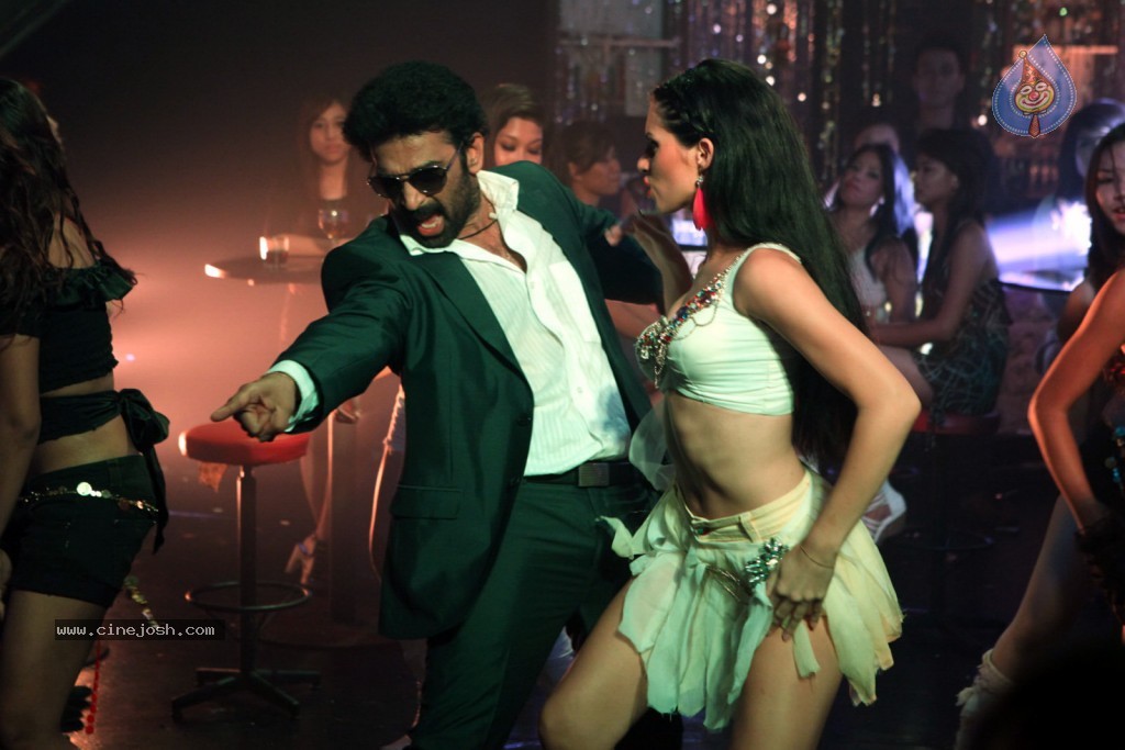 Vetadu Ventadu Movie Item Song Stills - 104 / 105 photos