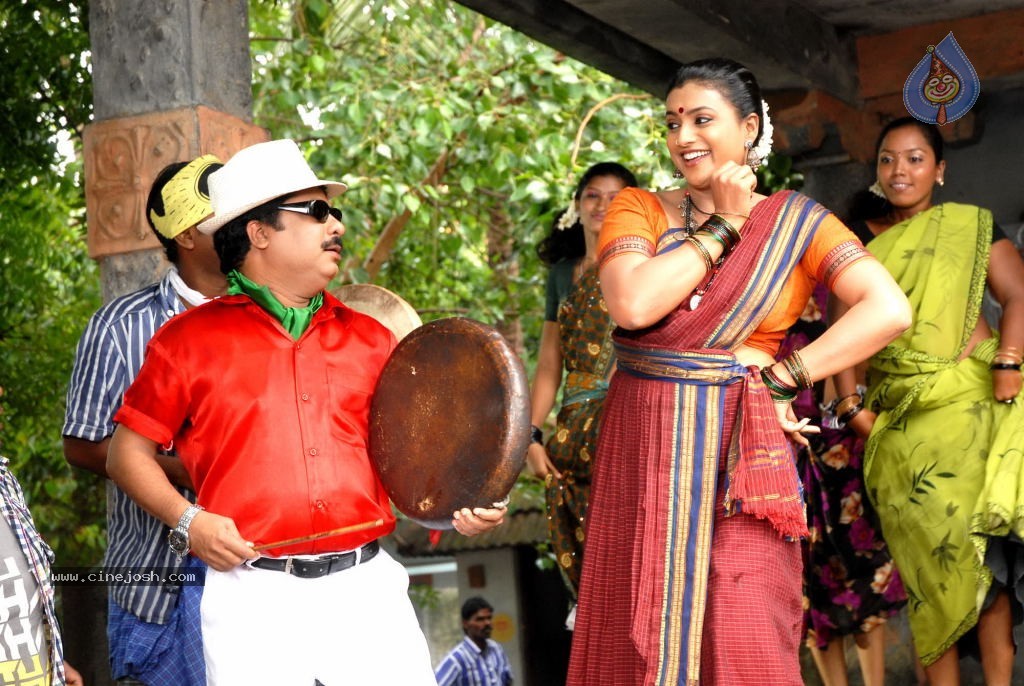Vettaiyadu Tamil Movie Spicy Stills - 1 / 12 photos