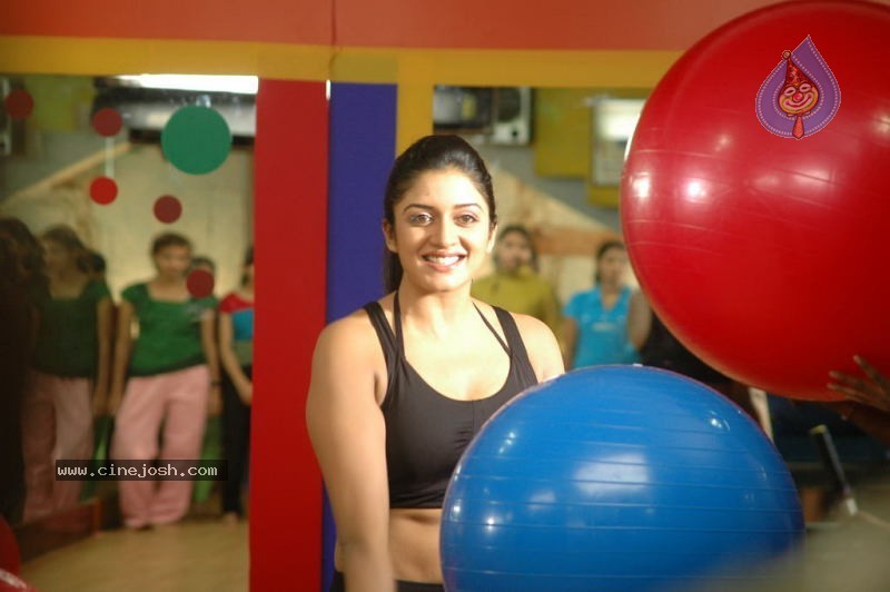 Vimala Raman Spicy Stills - 18 / 84 photos