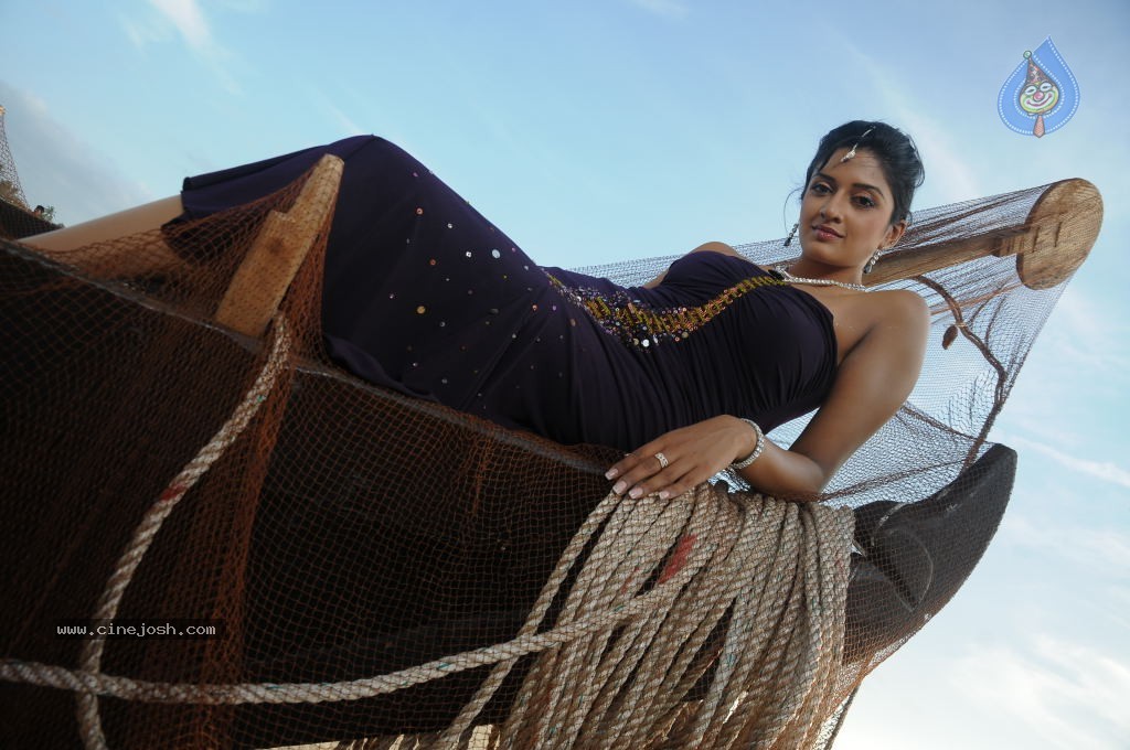 Vimala Raman Spicy Stills in Raaj Movie - 2 / 19 photos