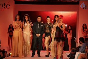 Madhur Bhandarkar Calendar Girls Fashion Show Photos - 31 of 83