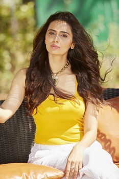 Meenakshi Dixit Spicy Photos - 14 of 23