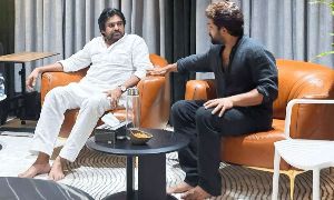 Allu Arjun secret meeting with Pawan Kalyan