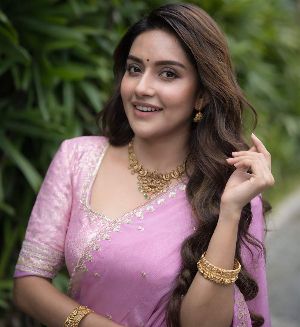 Mandaadi: Mahima Nambiar shot after surgery