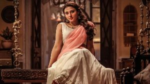 Power Peta: Ritika Nayak tempts in traditional look