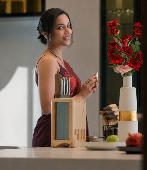 Srinidhi Shetty glimpse from Aadarsha Kutumbam revealed