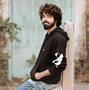 Star music director enters NKRAR2