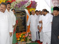 Dr Y S Rajasekhara Reddy inaugurating projects