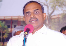 YSR KILLED IN CRASH (flash)