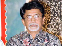 Ramoji, Murali Mohan pay their respects