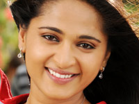 Will Anushka prove lucky for Vijay?