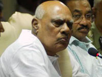 Don’t politicize YSR’s chopper crash :CM