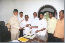 Kuppam farmers meet Naidu 