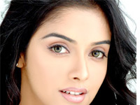 Asin goes to big bazaar