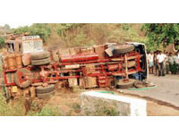 14 killed in two road mishaps