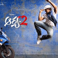 “Arya 2” dances “Na Bhutho Na Bhavishyath.”