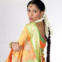 Udayabhanu turns hot in traditionals for Vaibhav.