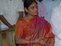 YSR widow files papers for Pulivendula bypoll