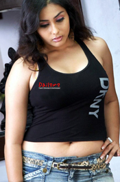 Namitha to take tips from Mumaith Khan!