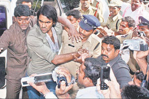 T-supporters warn Manchu Brothers.