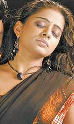 Priyamani’s hot first love still haunting!!