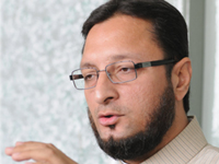 Owaisi moots Delhi rule in State