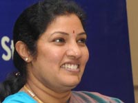 Purandareshwari favours Bharat Ratna for NTR