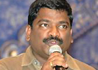 Chandrabose imitates Shankar Mahadevan