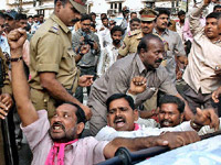 TRS burns Kanchi seer in effigy