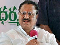DS to keep Cong MLAs together    