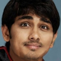 Siddharth calls himself as Shahrukh Khan.