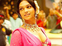 Deepika showing her hot.....