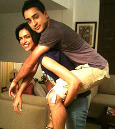 Deepika's naughty pose with tall hero.