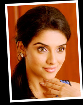 Asin and Sreesanth grab the attention.