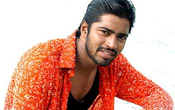 Allari Naresh better than Allu Arjun?