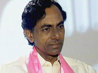 KCR, wife leave for Delhi to meet Srikrishna panel