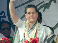 Sonia's pat for Rosaiah