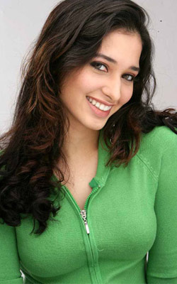 Tamanna loves rickshaw ride