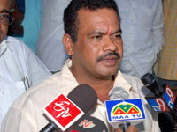 Komatireddy call to ban IPL matches 