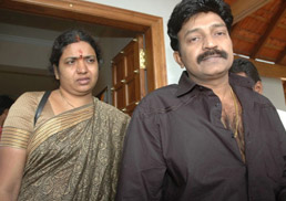 Actor Rajasekhar's house burgled 