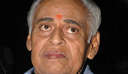 Veturi Sundararama Murthy is no more.