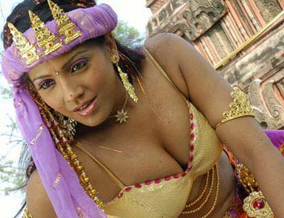 Hot Telugu item girl in Love & Sex
