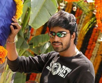 Sinare's lyric for Kunche Raghu & Allari Naresh