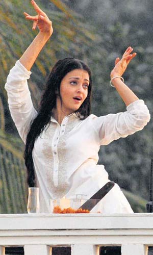 Abhishek's allergy for Gorgeous Aishwarya