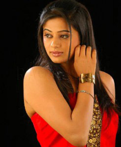 Priyamani completes 25 weeks with Ram