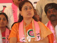 Vijaya Shanti escapes arrest, may surrender to court