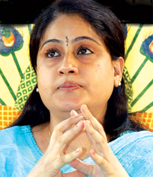 Vijayashanthi hospital acting in politics