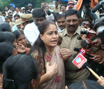 Vijaya Shanti's hate speech