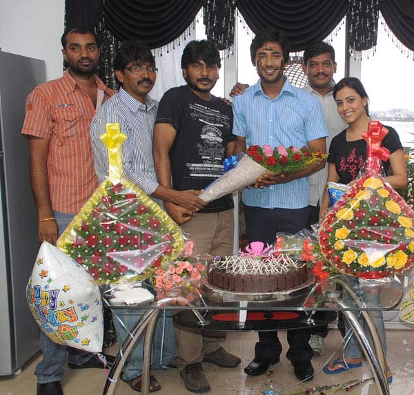 Varun Sandesh celebrates birthday with Nisha