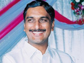 Harish Rao leads TRS battle breaking YSR